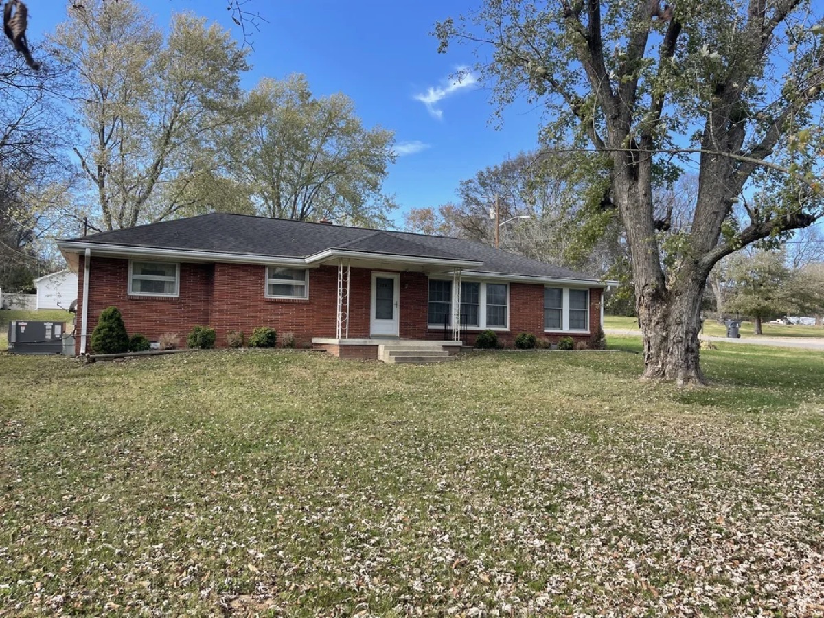 1128 Louisville Hwy