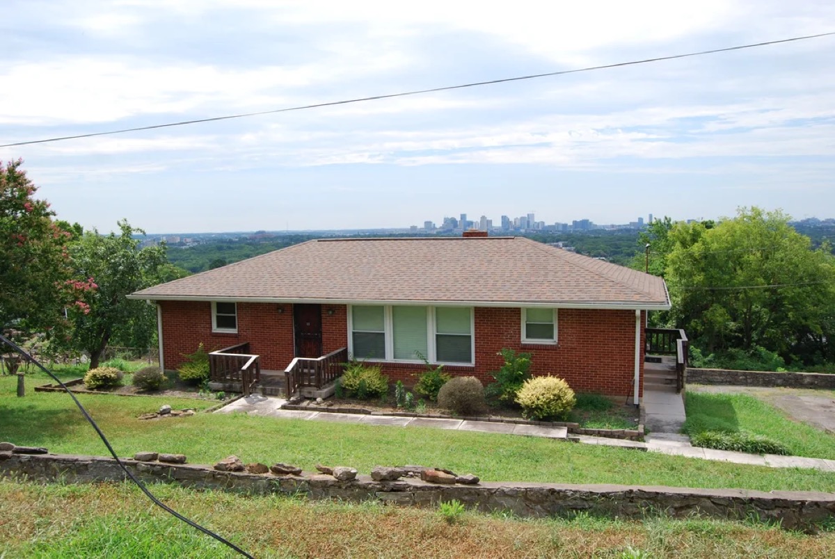 2110 Summitt Ave